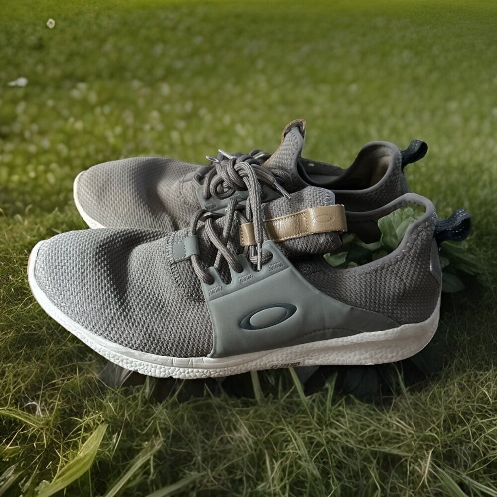 Oakley Dry Sneakers Mens Size 11 Gray EVZero Sole Shoes